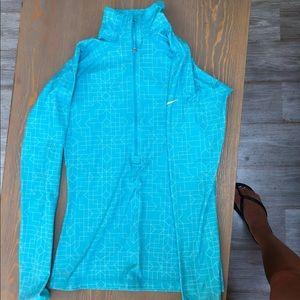 Nike workout long sleeve athletic wear